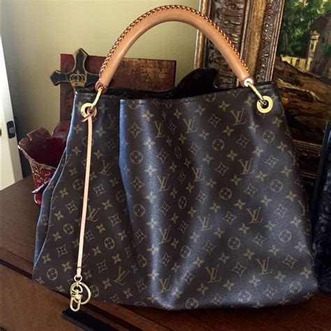 artsy gm vs mm|Bag of the Week: Louis Vuitton Artsy Bag – Inside The .